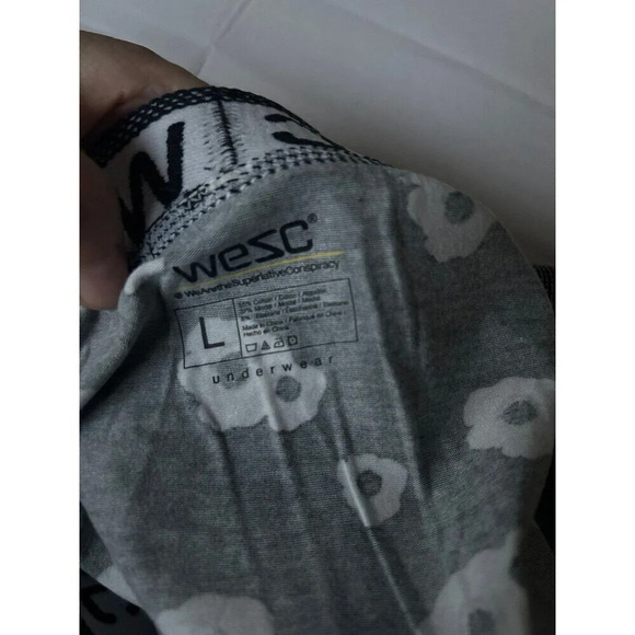 NWT WeSC Men‘s Boxer Brief Underwear, Size L Benjamin Big Poppy Flower Black - Picture 3 of 3